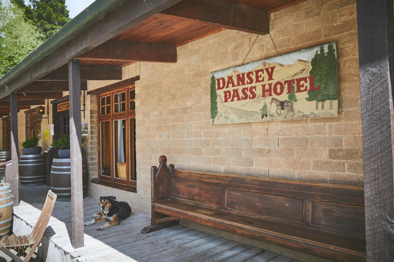 The Danseys Pass Hotel Ranfurly Esterno foto